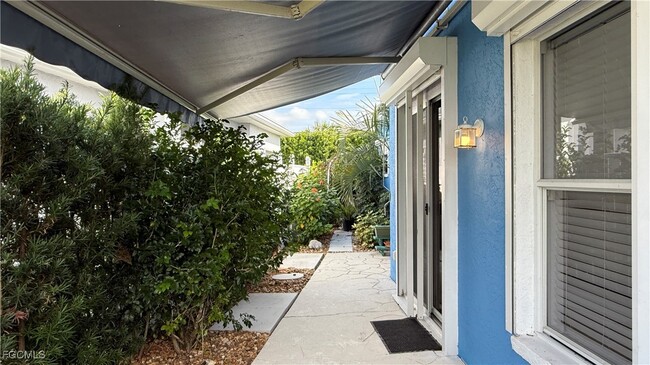 Building Photo - 10700 Aqua Surf Ct