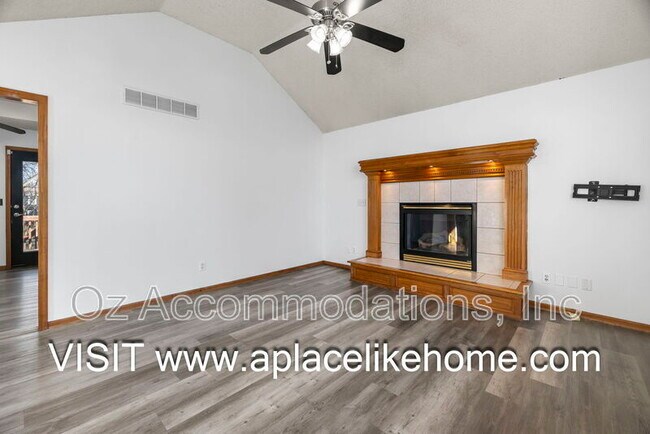 Building Photo - 313 S Darrowby Dr