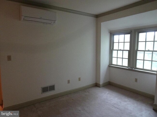 Building Photo - 222 Delaware St