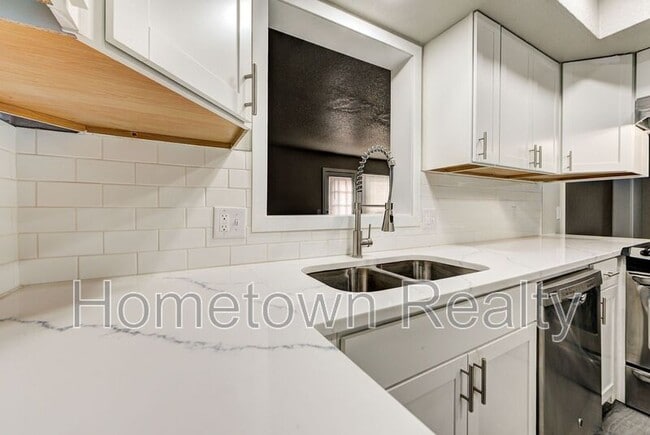 Building Photo - 6460 W Hefner Rd