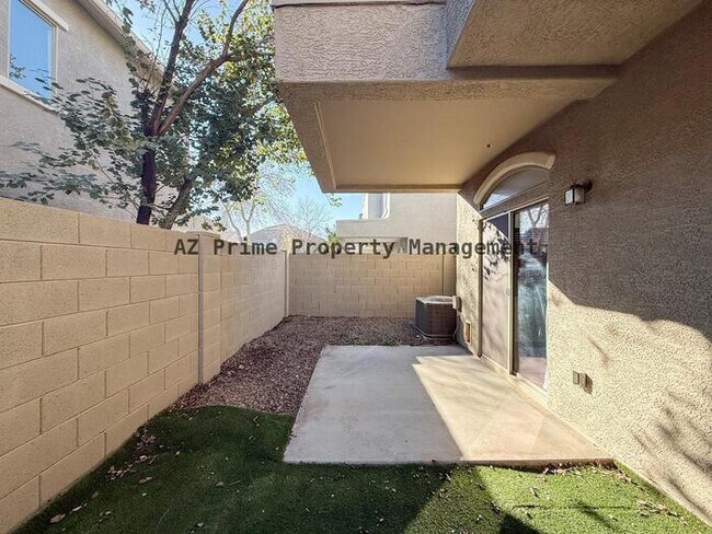 Building Photo - 2150 W Alameda Rd