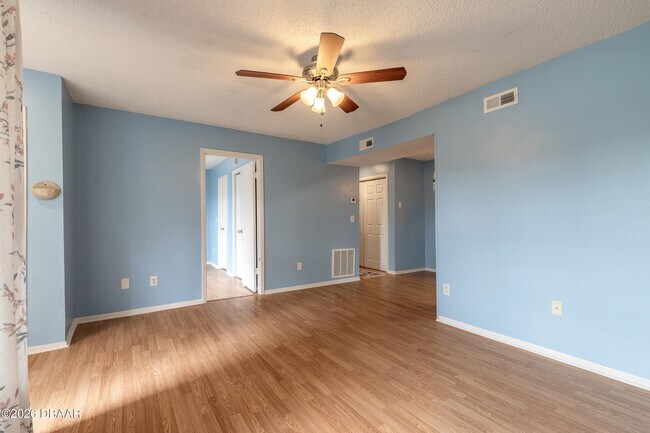 Building Photo - 1600 Big Tree Rd