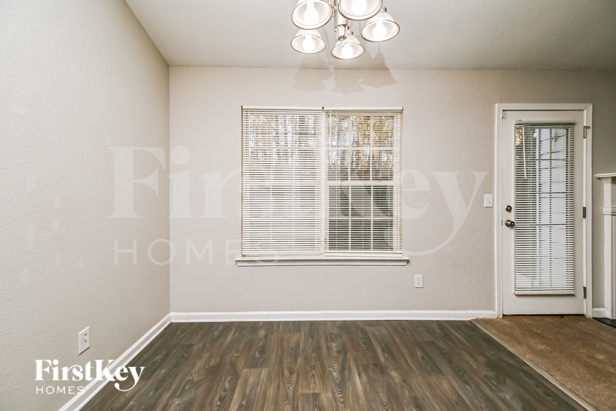 Building Photo - 355 Lakeside Point