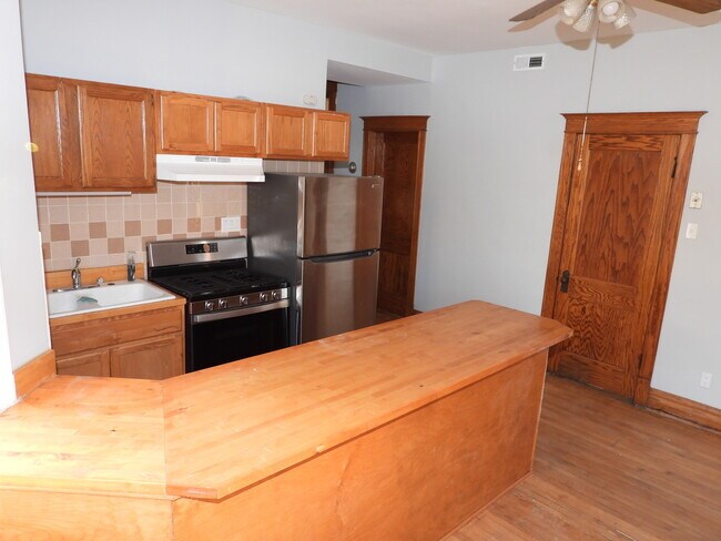 Building Photo - 2519 S Millard Ave