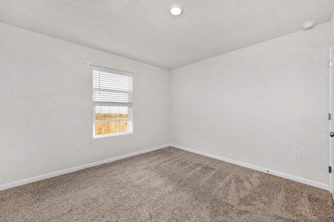 Building Photo - 3463 Fallschase Blvd