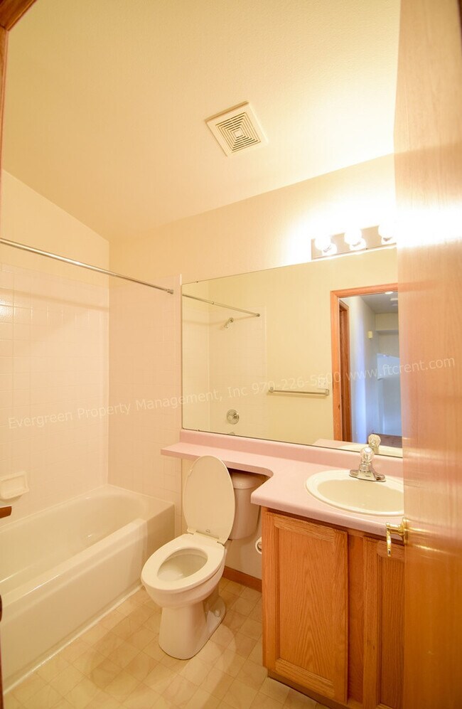 Building Photo - 648 Brewer Dr