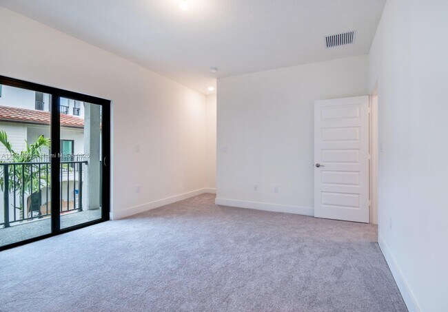 Building Photo - 4769 NW 83rd Pkwy