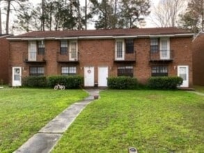 Building Photo - 111 Timber Ln