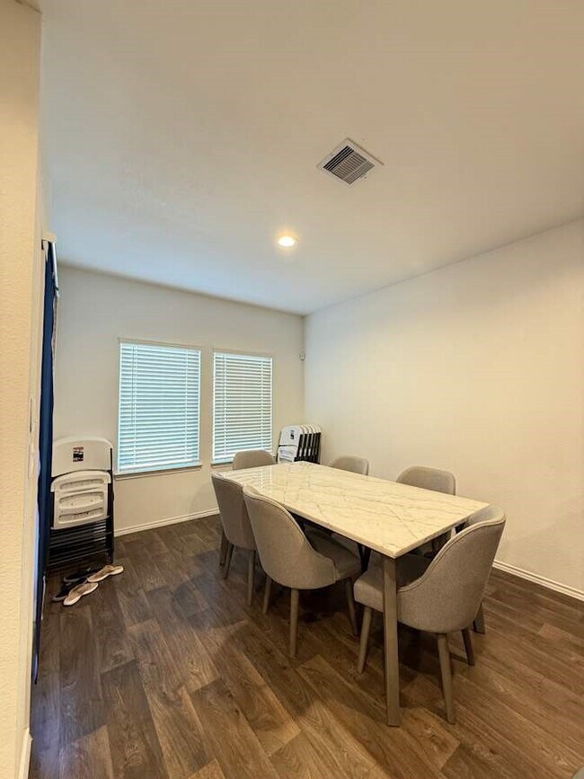 Building Photo - 21202 Frosted Fern Ln