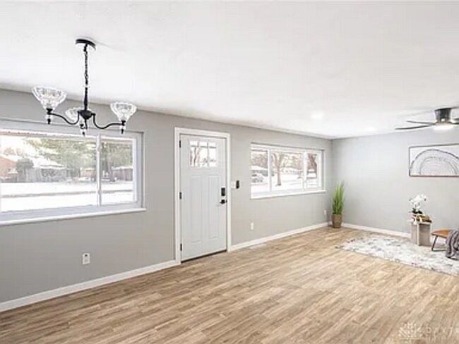 Building Photo - Absolutely Stunning 3BR Ranch in Kettering | Designer Finishes + Huge Backyard