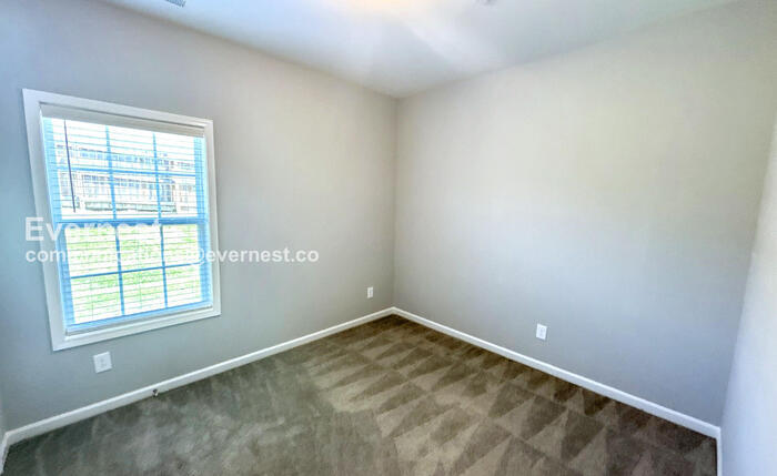 Building Photo - 1207 Trestle Dr