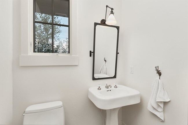 Building Photo - 4035 Cedar Heights Dr