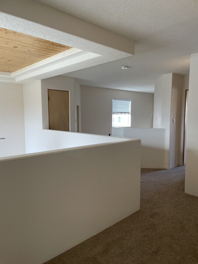 Building Photo - 7304 Via Contenta NE