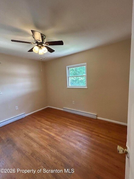 Building Photo - 418 Pear St