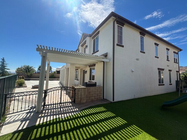 Building Photo - 2307 Thorncroft Cir