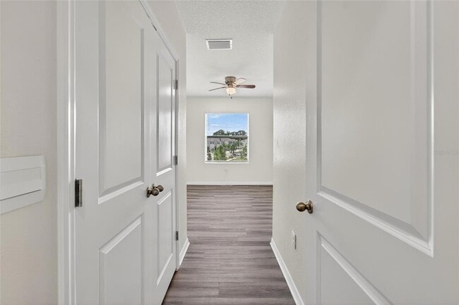 Building Photo - 5068 Captain Davis Dr