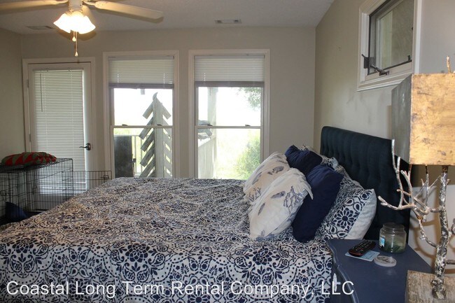 Building Photo - 2 br, 2 bath House - 416 Palm Key Place