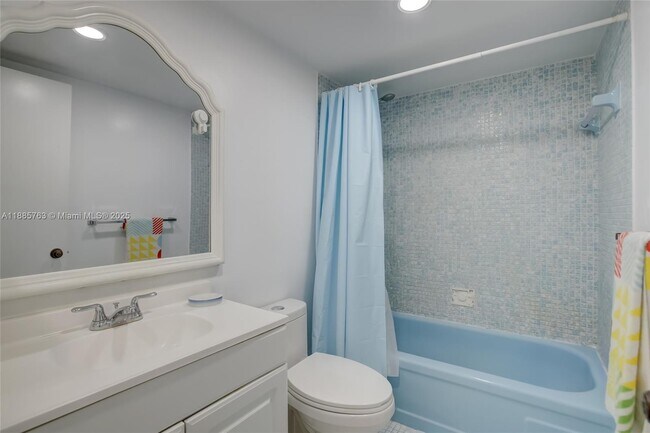 Building Photo - 200 S Birch Rd