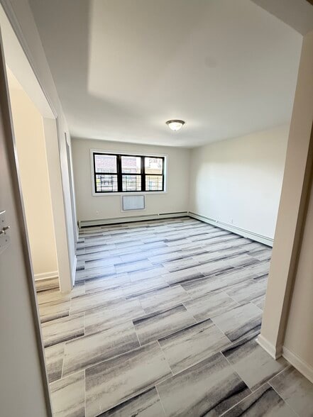 Building Photo - 1207 30th Dr