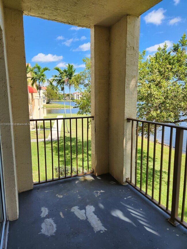 Building Photo - 4180 San Marino Blvd