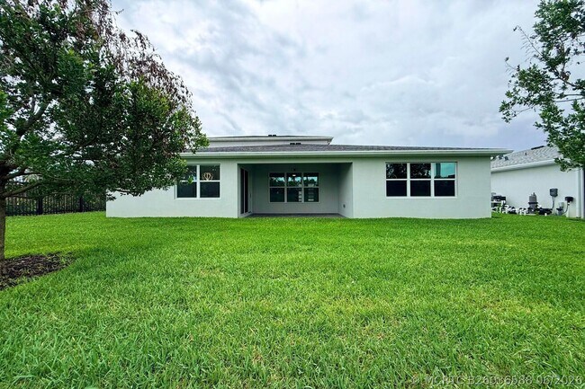Building Photo - 10710 Hensley St