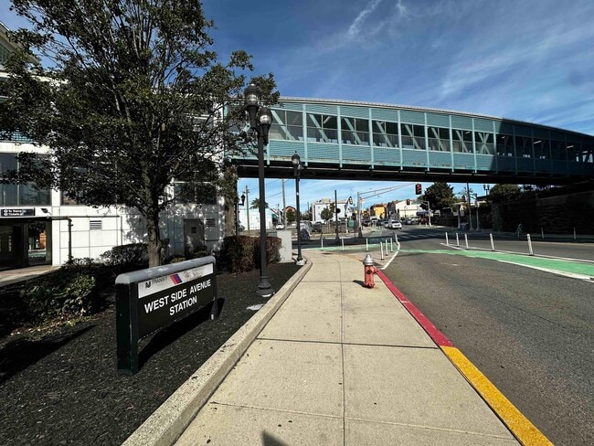 Building Photo - 55 Mallory Ave