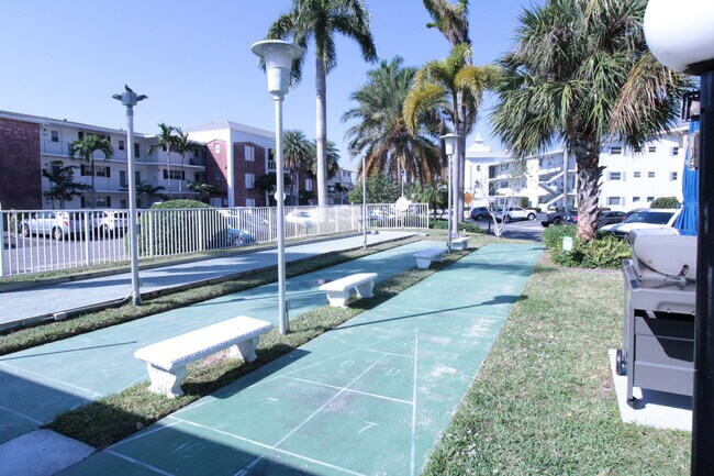 Building Photo - 440 Paradise Isle Blvd