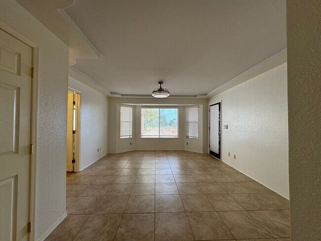 Building Photo - 3BR/2BA/2CG, 1836 sq.ft. rental with POOL in Sierra Vista, AZ