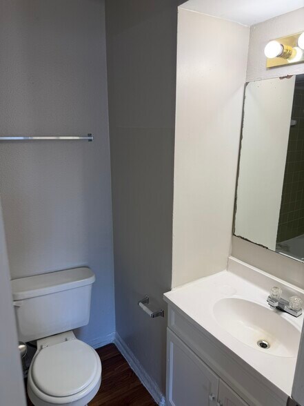 Building Photo - 4411 Jamestown Dr