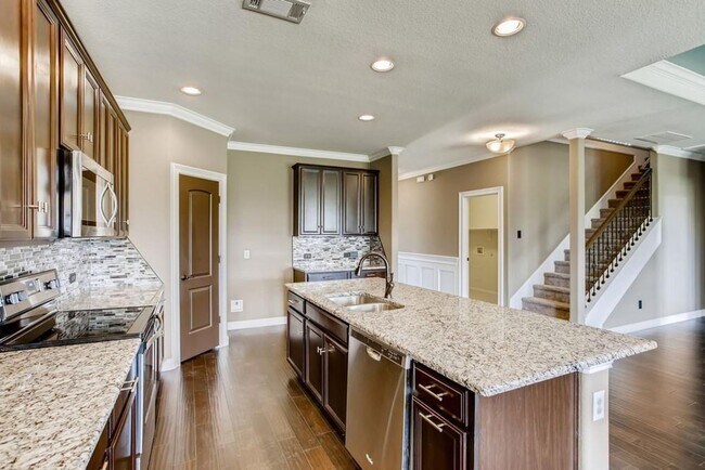 Building Photo - Charming 4-Bedroom Home in Devonshire with Spacious Living Areas and Gorgeous Backyard Oasis.