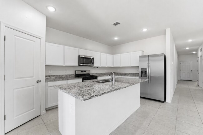 Building Photo - Modern Litchfield Park Home | 4 Bed, RV Gate + Open Kitchen