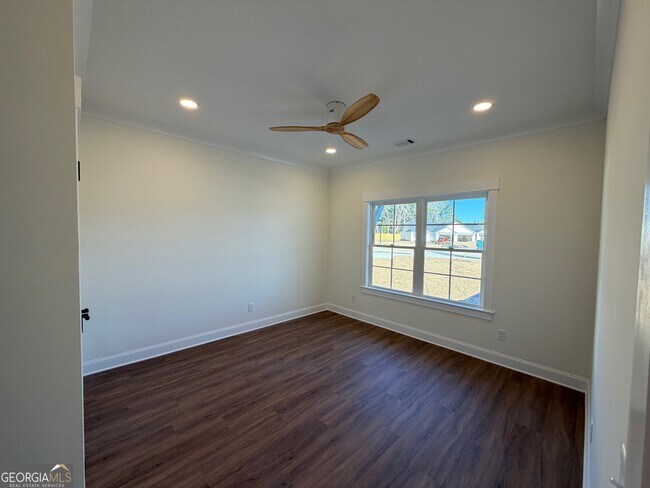 Building Photo - 101 Longpoint Dr