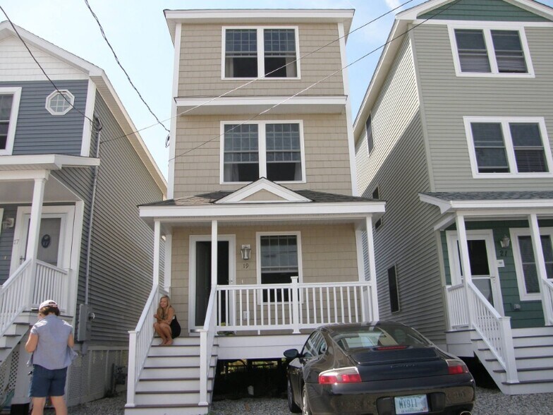 Building Photo - 19 Liberty St