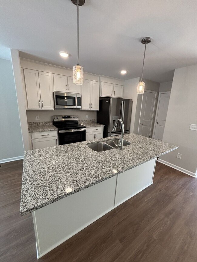 Building Photo - 839 Cumberland Dr
