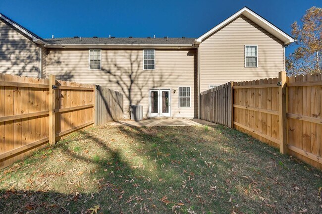 Building Photo - 7213 Rosemary Ct