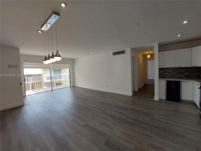 Building Photo - 4410 NW 79th Ave