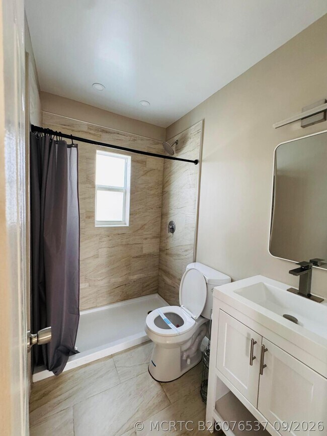 Building Photo - 602 Texas Ct