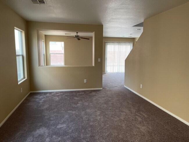 Building Photo - 6028 Sierra Lakes St