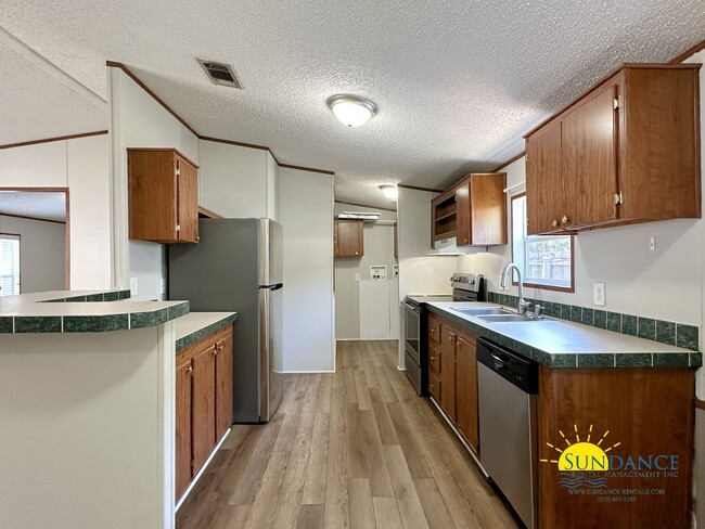 Building Photo - 3 Bedroom Home Near Both Bases