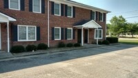 Building Photo - Haymont Area -2 Bedroom Town home for rent! Available 4/17/2026