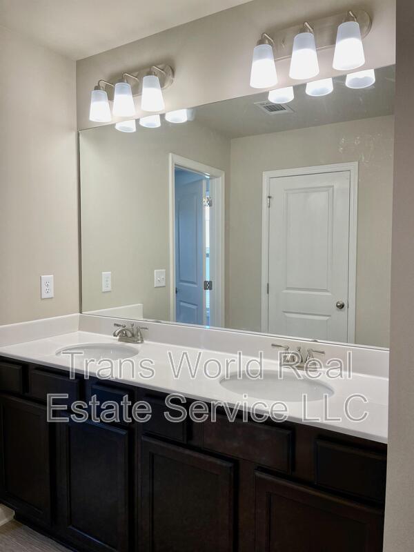 Building Photo - 114 Auburn Depot Dr