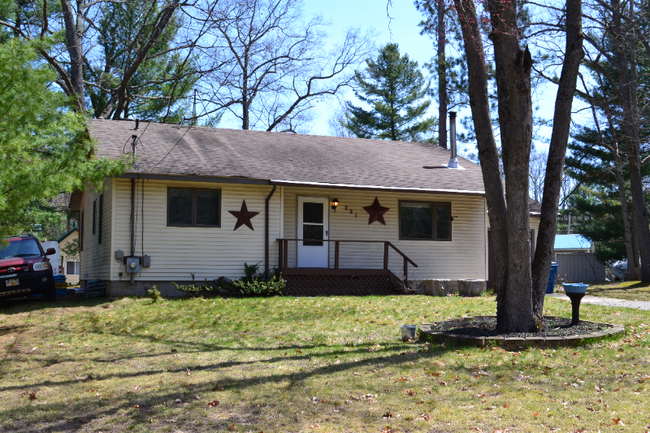 Building Photo - 221 Vienna Ct