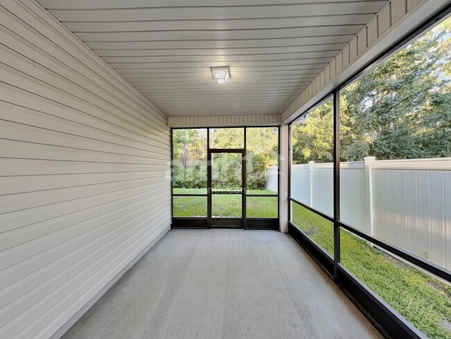 Building Photo - 500 Glendale Ln