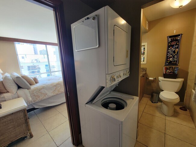 Building Photo - Central AC, Great Location, Pet Friendly