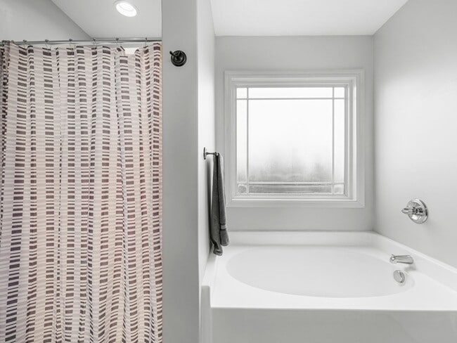 Building Photo - Beautiful Home Close to MCAS New River Air Station