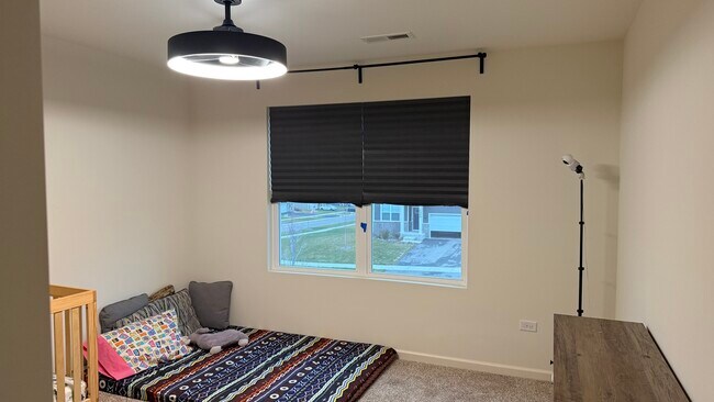 Building Photo - 1347 Tiger Lily Dr