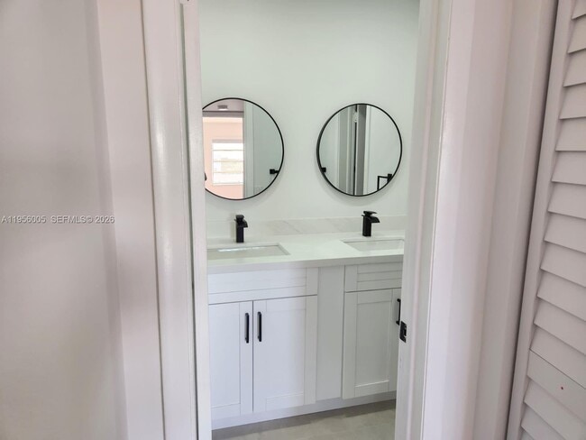 Building Photo - 295 NW 72nd Ave