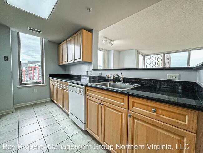 Building Photo - 2 br, 2 bath House - 2726 Gallows Rd #716