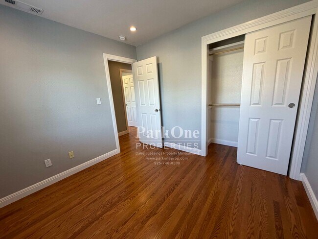 Building Photo - 5098 Black Oak Rd