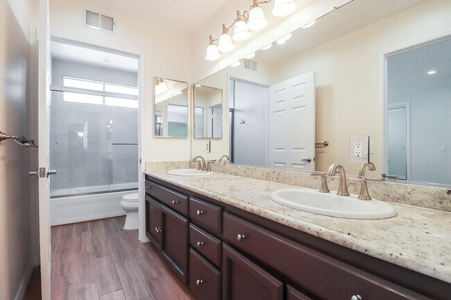 Building Photo - Tarzana 4BR w/downstairs bed + bath, POOL + basketball hoop!